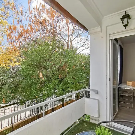 Charming 2bd Next To Metro Station Athens