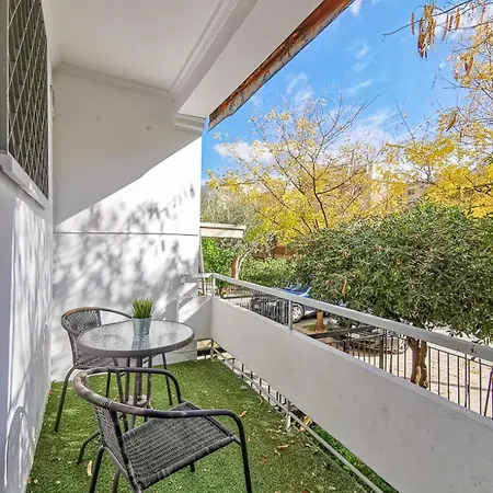 Charming 2bd Next To Metro Station Athens