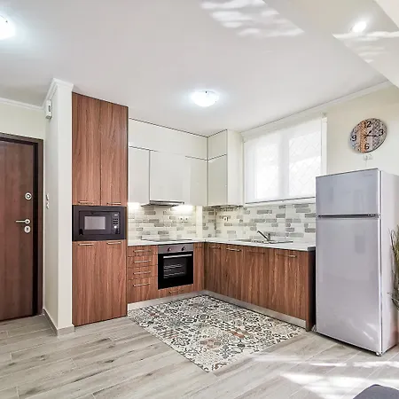 Charming 2bd Next To Metro Station