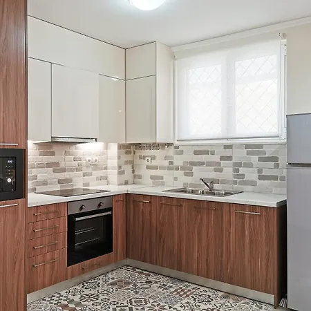 Charming 2bd Next To Metro Station Apartment Athens