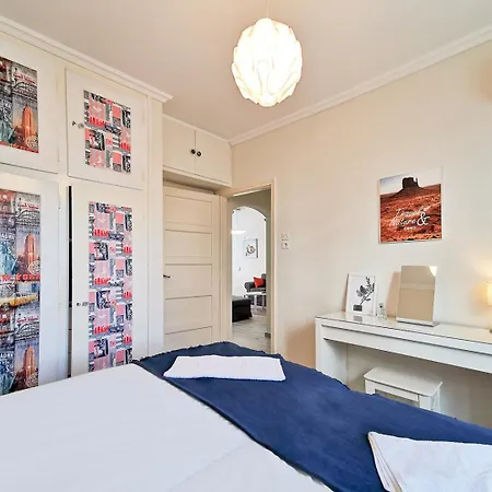 Apartment Charming 2bd Next To Metro Station Athens